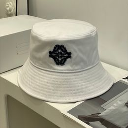 Luxury Designer Bucket Hat Fashion Hat Shade Hat Embroidered Design for Men and Women Suitable for Outdoor Social Gathering Daily Wear very good nice