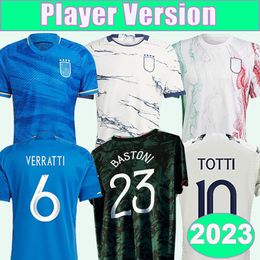 2023 Itália Seleção Nacional Mens Futebol Jerseys Versão Jogador Verratti Pinamonti Totti Chiesa Barella Bonucci Home Away Edição Especial Camisas de Futebol Manga Curta