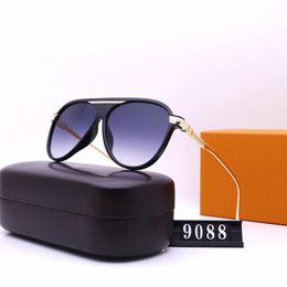 Womens Designer Driving Sunglass Fashion Classic Adumbral Sunglasses For Men Luxury Sun Glasses For Women Mens Brand L Sunglass go