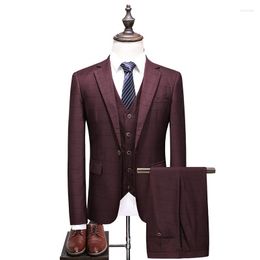 Men's Suits 2023 Fashon Italian Design Red Plaid Morning Dinner Suit Men Slim Fit Groom Wedding Dress 3 Piece Mens Tuxedo