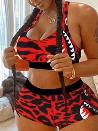 Women's Plus Size Pants LW Two Piece Sporty All Over Print Red Camo Shorts Set Patchwork U Neck Sheath TopsBottoms Matching Outfits 230324