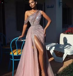 Eleganckie długie suknie balowe z odkrytymi ramionami pełne zroszony dla arabskich kobiet seksowny przód z rozcięciem formalne suknie wieczorowe na konkurs piękności Robe De Soiree BC13141