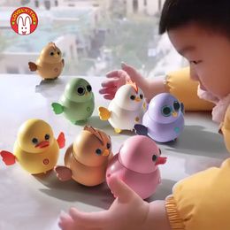 Electric/RC Animals Cute Swinging Magnetic Electronic Pets Walking Chicken Toys For Girls Chicks Set Children Link Trackless Random Road Condition 230325