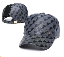 Letter Embroidery V Italy Baseball Cap Luxury Fashion Men Women Travel Curved Brim Brand Snapback Sunshade Designer Fit Hat Ball Caps Street Casquette a50