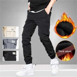 Men's Pants Winter Thick Warm Fleece Cargo Pants Men 2022 New Streetwear Plus Size Black Joggers Male Casual Thermal Trousers 3XL Men Pants W0325