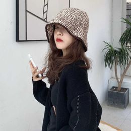 Wide Brim Hats Korean Autumn and Winter Thickened Hand-knitted Bucket Hats for Women Lady Mixed Colour Panama Outdoor Knitted Fisherman Caps P230311