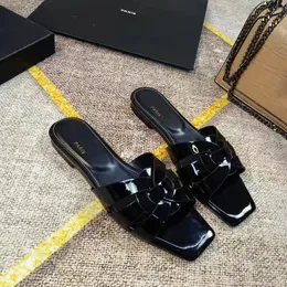 2023 designer di marchi di lusso Pantofole da donna Sandali Slide Summer Fashion Nero Rosso Bianco Luxurys casual Designer Scarpe da spiaggia da donna di alta qualità Taglia 35-42