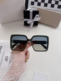 Fashion Designer Sunglasses Classic Glasses Beach Outdoor Sunglasses Ladies Goggles 3 Colours Choice