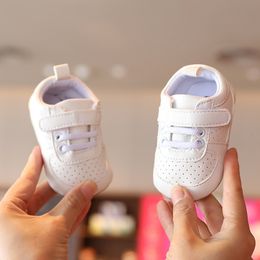 First Walkers Classic Fashion Baby Shoes Casual Shoes Boy And Girl Rubber non-slip Baptism Shoes Sneakers Freshman Comfort First Walking Shoes 230325