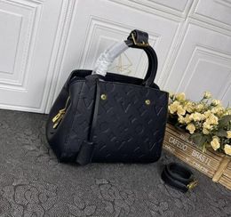 Moda tasarımcısı kılıf lüks çanta kadın empreinte bb omuz çantaları kaliteli deri alışveriş çantası çiçek mektubu crossbody bayanlar orijinal çantalar tops