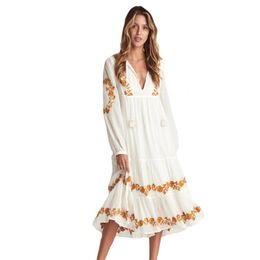 Casual Dresses White Dress Deep V-Neck Long Sleeve Women Vintage Cotton Embroidery Autumn Vestidos 2023 Boho Beach Tassel Robe