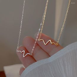 Pendant Necklaces Fashion Design Sense Heartbeat Necklace 2023 Luxury Sliver Color Clavicle Chain Couple For Women Jewelry