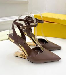 Luxury Summer Brand First Sandals Scarpe Punta di Toe Women SlingBack Lady Tacchi a forma di F Party Wedding EU35-43