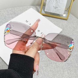 Designer Men's and Women's Beach Couple Sunglasses 20% Off diamond inlaid Sunscreen large frame anti ultraviolet camera magic