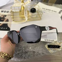 Men's Luxury Designer Women's Sunglasses box Polarised lenses definition resistant