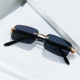 Designer Men's and Women's Beach Couple Sunglasses 20% Off card frameless bag flower tide square trimming optical glassesKajia