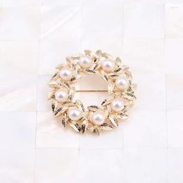 Brooches Corsage Europe And The United States Fashion Ornaments Coat Wreath Leaf Pearl Texture Brooch