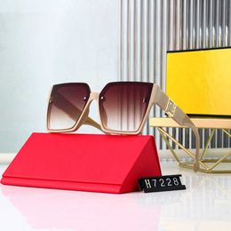 10% OFF Luxury Designer New Men's and Women's Sunglasses 20% Off Letter Large Frame Box Net Red Fashion