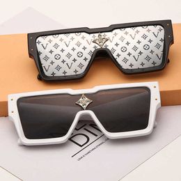 Luxury Designer Fashion Sunglasses 20% Off New2021 summer family fashion cross mirror popular 1486