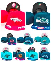 Newest Adjustable Snapbacks Fitted hats Embroidery Football Baskball Visors Cotton letter Mesh flex Beanies Flat Hat Hip Hop Sport Outdoors Snapback Black Red cap