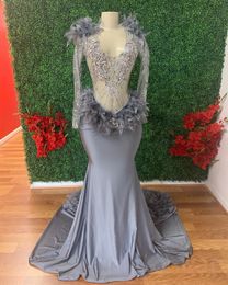 2023 아랍어 Aso ebi Grey Mermaid Prom Dresses Feather Beaded Crystals 저녁 형식 파티 두 번째 리셉션 생일 약혼 가운 드레스 ZJ0055