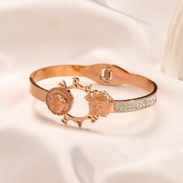 Luxury Women Bracelets Brand Logo Bracelet 18 Gold 925 Silver Bracelet Retro Design Jewellery Gift Wedding Party springtime Travel Accessories