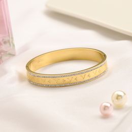 Gold Armreif Foe Womens Love Armband Designer Marke Diamant Armreif Edelstahl Zubehör Party Geschenk Armreif geprägt mit Box