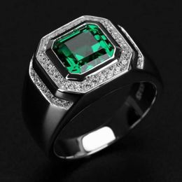 Band Rings Men's Fashion 925 Silver Color Ring Luxury Domineering Green Gemstone Ring Wedding Engagement Ring Party Jewelry Size 613 Z0327