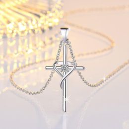 Chains Simple Glossy Cross Shape Necklace Pendant Men's And Women's Jewelry Light Luxury Clavicle Chain Accessories Men Stainless