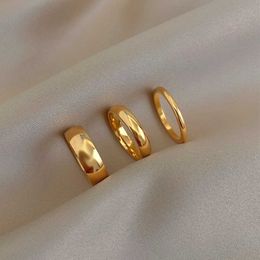 Band Rings Band Rings YUN RUO Golden Smooth Plain Titanium Steel Ring Women European and American Vintage Personality Jewelry Wholesale Water Proof G230327
