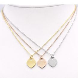 High-end Stainless steel heart-shaped necklace short female Jewellery 18k gold titanium peach heart necklace pendant for woman