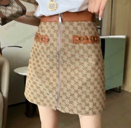 Brand Dress Skirt Jacquard Fabric Stitching Leather High Waist Slim Skirts Custom Metal Buckle Decorative Zipper Open Designer Joker Skirt For Womans 1970