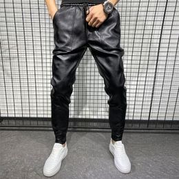 Men's Pants Winter Thick Warm PU Leather Pants Men Clothing Simple Big Pocket Windproof Casual Motorcycle Trousers Black Plus Size 230327