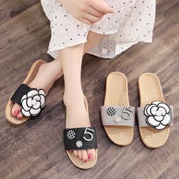 Slippers luxury camellia slippers women cool cane knitting flip flops flower decoration summer slides candy color pearl femme pantoufles G230328