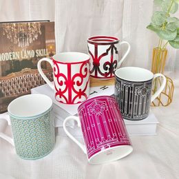 Mugs Porcelain Mug Cafe Tea Milk Cups Bone China Coffee Drinkware Water With Golden Spoon Birthday Gift Arrival 230327