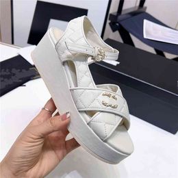 Chanells Brand Popular Chaannel Work Chanellies Womens Luxury Business Sandals Fashion Leisure Travel Letter Womens High Heels Mens Flat Shoes 010-03