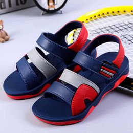 Sandals New Boys Sandals for Children Beach Shoes Summer Mixed Color Non-slip Fashion Kids Sports Casual dent Leather Sandals