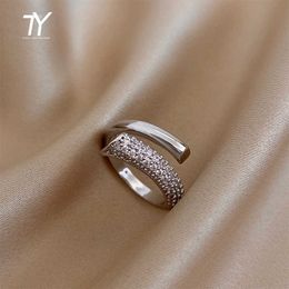 Anillo de circonio de oro amarillo y metálico para joyas de dedos de mujeres coreanas, alta sensibilidad, exquisito anillo de boda de niñas 2022 Z0327