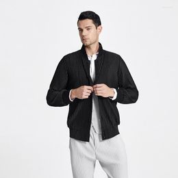 Men's Jackets Miyake Pleated Men Blazers 2023 Men's Jacket Loose Large Size Casual Coat Designer Clothes