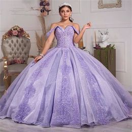 エレガントなライトパープルプリンセスボールガウンQuinceanera Dresses Puffy Off Shoulder Aphtes Sweet 15 16 Dress Prom Pageant Gowns Vestidos de