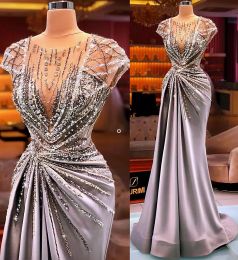 Plus Size Arabisch Aso Ebi Silberne Meerjungfrau Luxuriöse Ballkleider Sheer Neck Perlen Kristalle Abend formelle Party Kleider für den zweiten Empfang