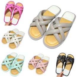 New fashion slippers Luxury designer sandals Outdoor woven beach shoes Slotted candy jelly shoes Casual letter platform shoes Women's flat shoes
