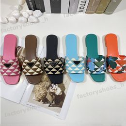Designer Sandals Women Fabric Slippers Triangle Printed Slipper Embroidered Flat Sandal Ladies Summer Beach Flip Flops Size 35-42