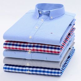 Men's Casual Shirts Men's Long Sleeve Oxford Plaid Striped Casual Shirt Front Patch Pocket Regular-fit Button-down Collar Thick Work Shirts Yyqwsj 230329