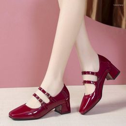 Kleid Schuhe 2023 Frühling Herbst Frauen Doppel Schnalle Mary Janes Patent Leder High Heels Pumps Retro Damen Schuh Schwarz Rot