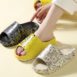 Slippers Designer Slides Summer House Thick Printed Graffiti Men Women Flip Flops Unisex Platform Shoes Outdoor Sandals 230329