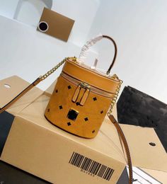 Shoulder Crossbody Cosmetic Box Bags Brown Brand Designer Shoulder Clutch Strap Fashion Single Messengers Purses 230329