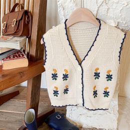 Waistcoat deer jonmi Autumn Korean Style Baby Girls Knitted Vests Floral Embroidery Sleeveless Cardigan Toddlers Kids Waistcoats 230329