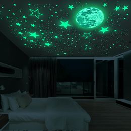 Wall Stickers Luminous Moon and Stars Wall Stickers for Kids Room Baby Nursery Home Decoration Wall Decals Glow in the Dark Bedroom Ceiling 230329