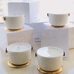 Fragrância de vela de perfume da marca de luxo 220G Dehors II Neige Feuilles d'Or Lle Blanche L'Air du Jardin com OEM da caixa de presente selada OEM